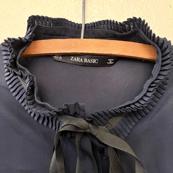 Zara Basic Navy Blouse - Picture 4 of 4